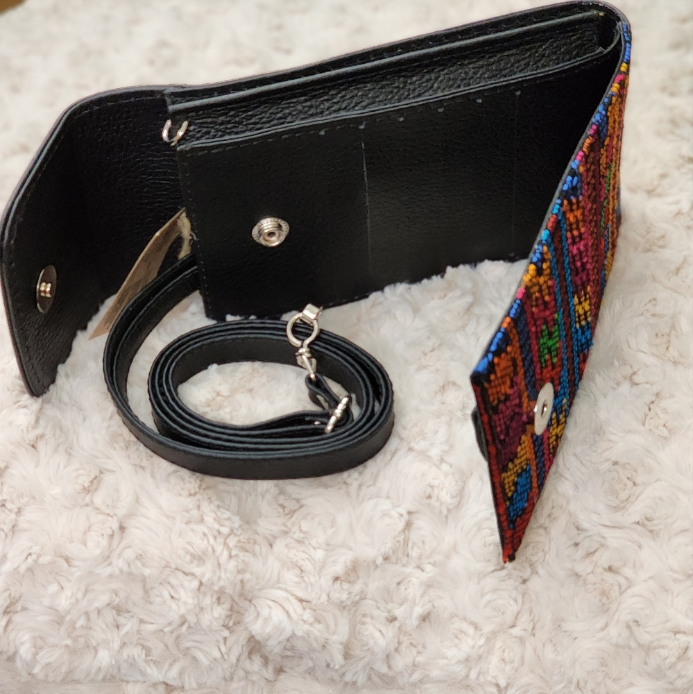 Hand made Coin Purse made with pure leather and hand embroidered "ea"